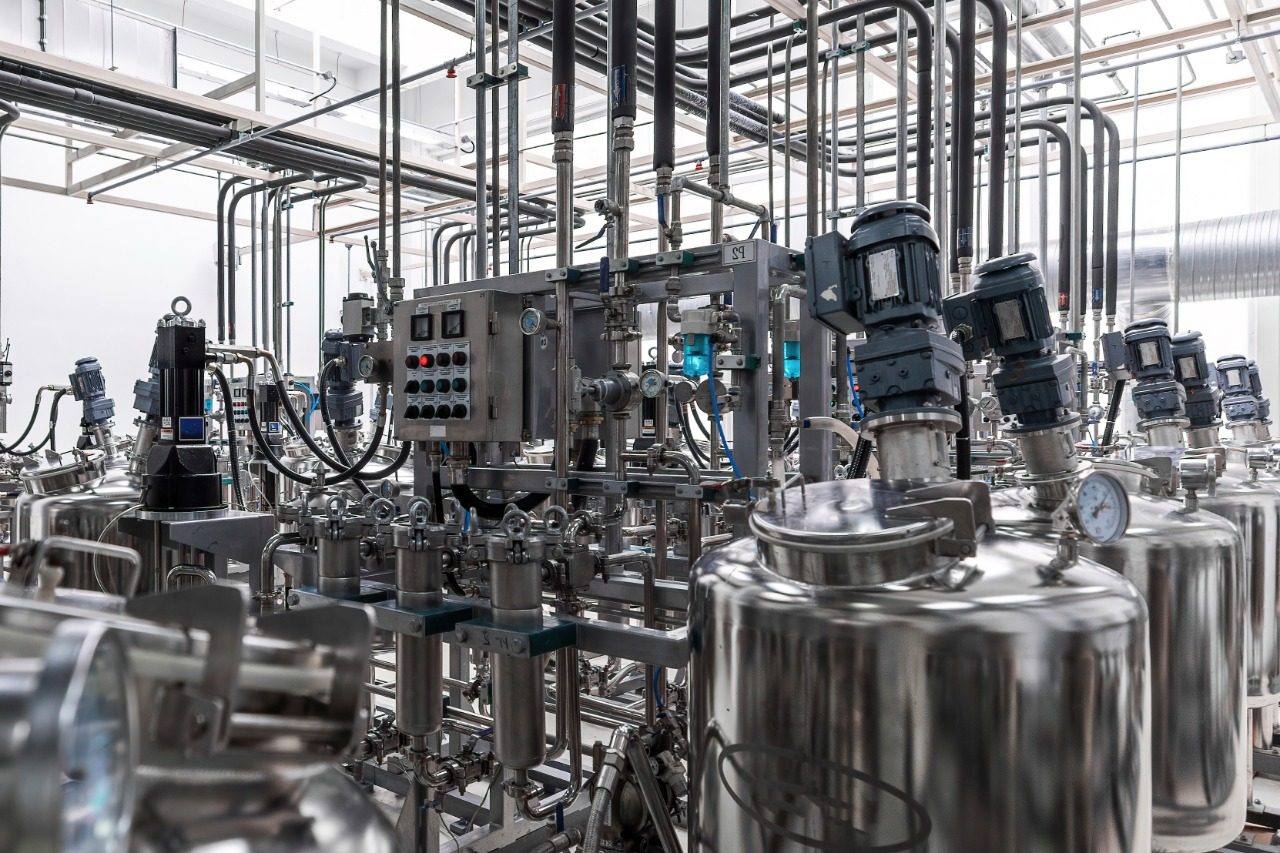Sistema de agua purificada y desmineralizada grado farmacéutico acero inoxidable SS316L — SAI WATER Colombia