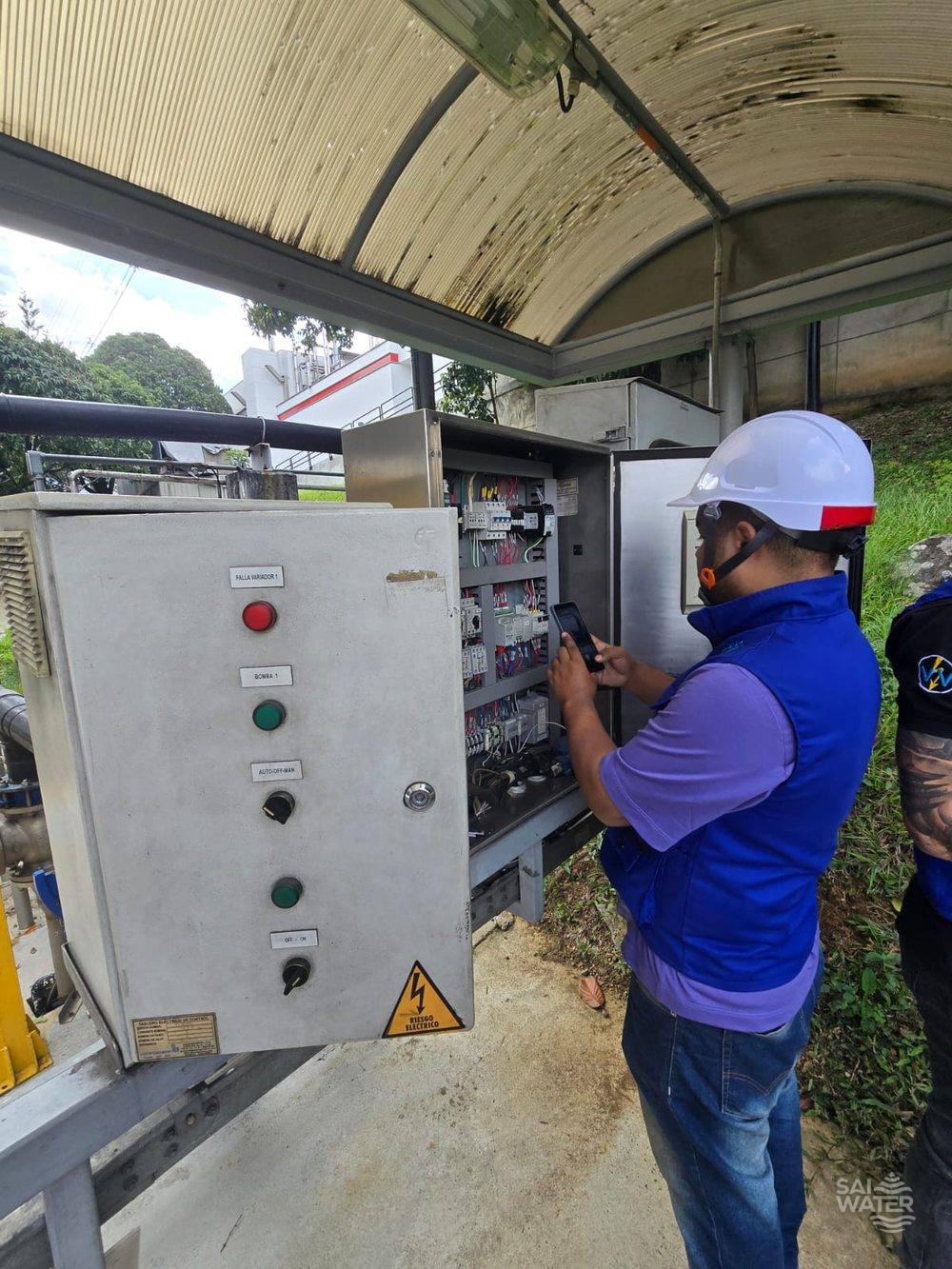 Ingeniero de SAI WATER en diagnóstico de campo