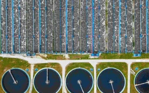 Vista aérea de una planta de tratamiento de aguas residuales en el Valle del Cauca